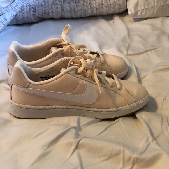 Nike Shoes - Nike lifestyle shoes